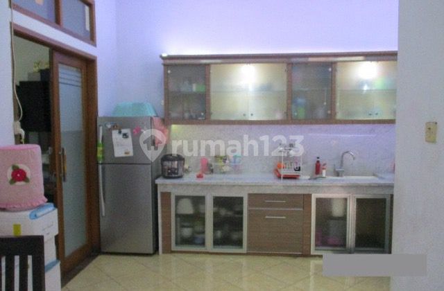 Well-Maintained Ready-to-Live House in Batununggal Bandung 2