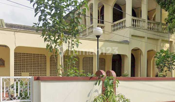 Rumah Mewah Halaman Luas di Setrasari Bandung 2