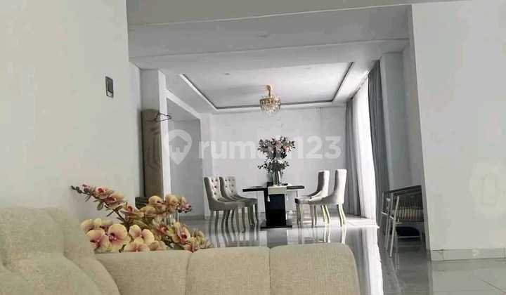 Rumah Mewah Private Pool Setiabudi Regency Bandung