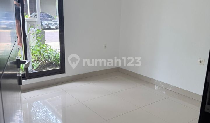 Rumah Modern Minimalis di Summarecon Cluster Btari 2