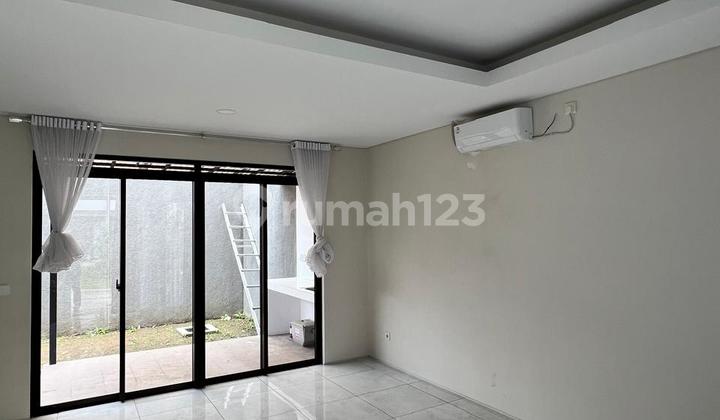 Minimalist 2-Story House in Kbp Tatar Simakirana Minimalist 2-Story House in Kbp Tatar Simakirana