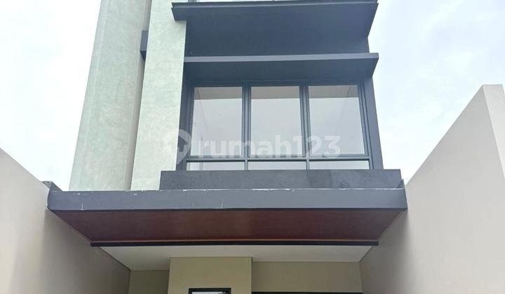 Rumah Baru Modern Tropical Siap Huni di Setraduta