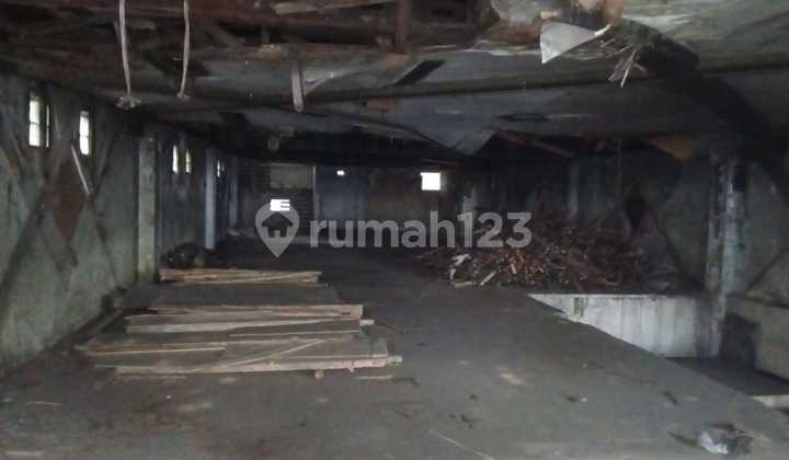 Strategic 3-Storey Shop House on Asia Afrika Main Road, Bandung 2