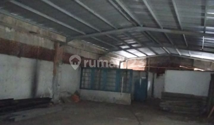 Strategic 3-Storey Shop House on Asia Afrika Main Road, Bandung 1
