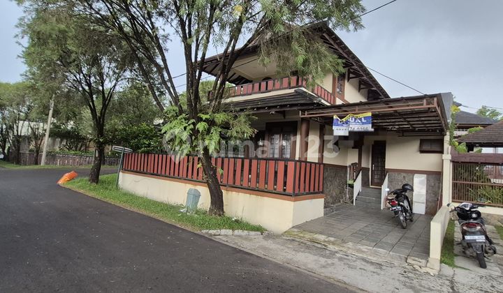 Jual Cepat Rumah Posisi Hook Best View Dilengkapi Dengan Kolam Renang 2