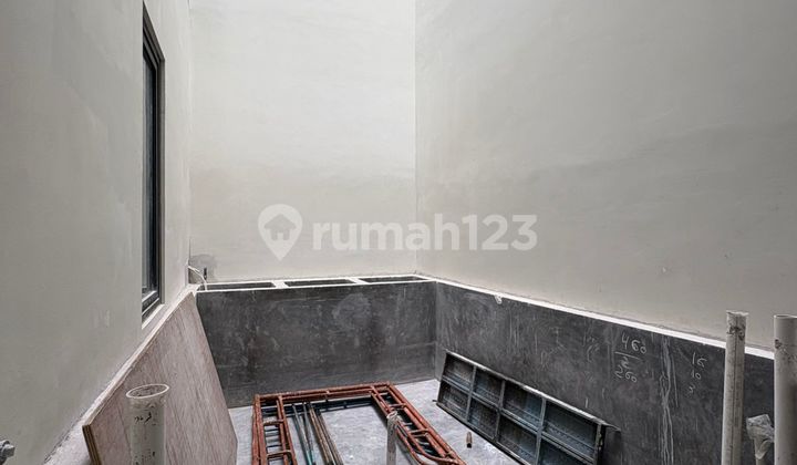 Jual Rumah Premium Siap Huni Dilengkapi Kolam Renang & Rooftop Sierra Madre Sentul City 2