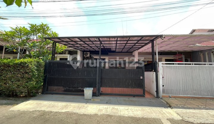 Rumah Bagus di Puri Dago Antapani Jarang Ada Carport 2 Mobil