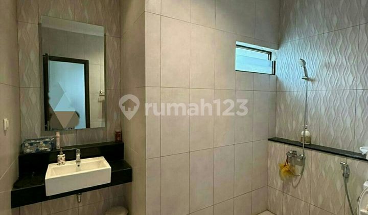 Rumah Besar 2 Lantai di Summarecon Bagus 2