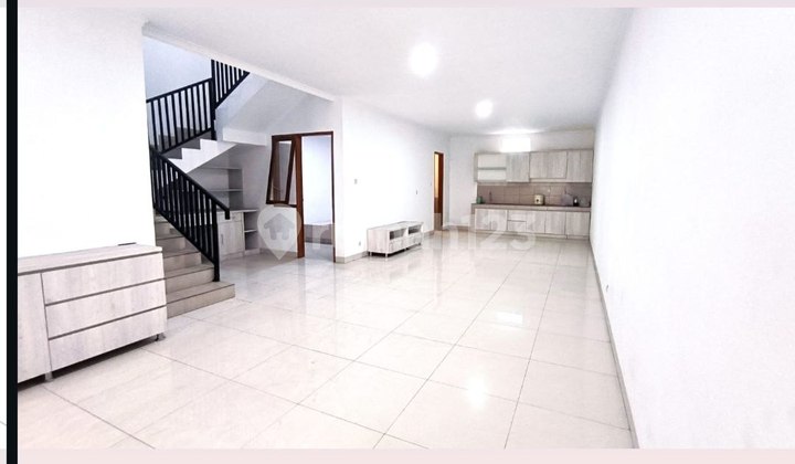 New 2-Story House in the Sayap Bkr Area on Jl. Kembar 2