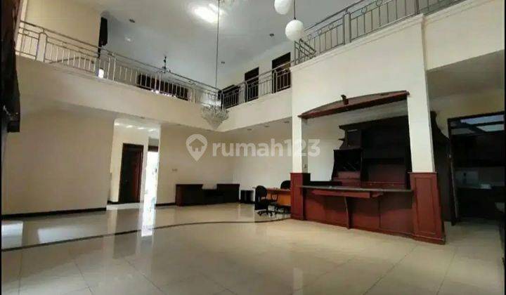 Disewakan Rumah Luas Di Kembar Sayap BKR-Soekarno Hatta Bandung 1