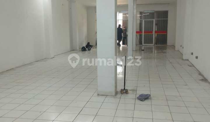 Strategic Main Road Kiaracondong Ex-Mini Market Shop House