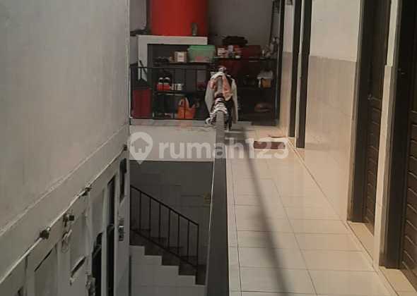 Active Boarding House in a Busy Strategic Area Near Immanuel Kopo Hospital, Bandung. 2