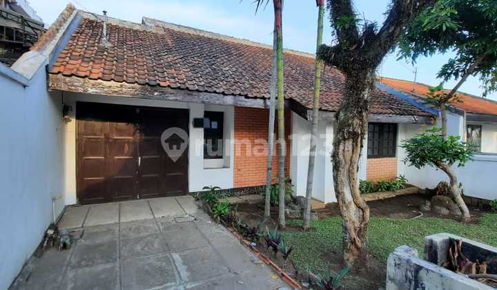 For Rent, Ready-to-Occupy House, Main Road, Sayap Cikutra, Bandung