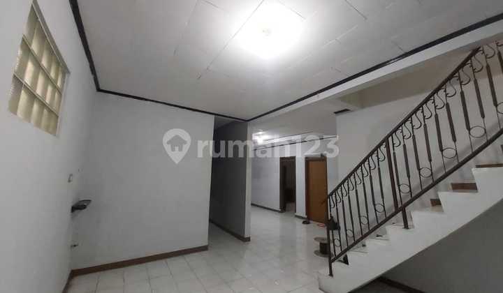Rumah Lama Nyaman Dalam Komplek Turangga Bandung Rumah Lama Nyaman Dalam Komplek Turangga Bandung