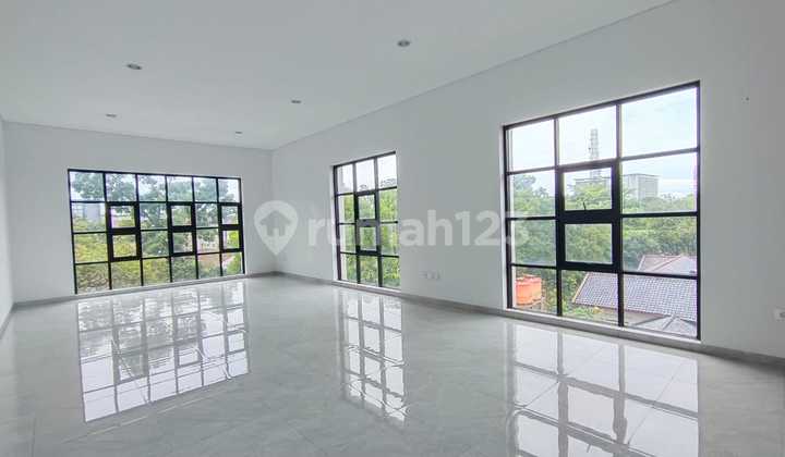 Ruko 3 Lantai Strategis di Jalan Purnawarman Dekat Riau Dago