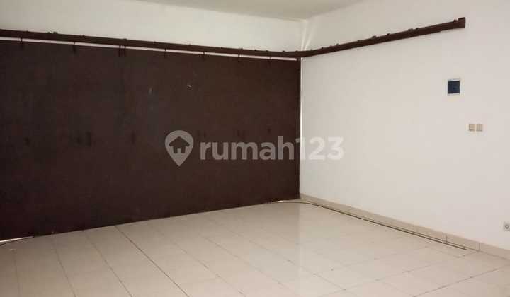 Strategic 2-Storey Shophouse on Jakarta Antapani Road Extension 1