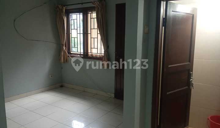 Rumah Hoek 2 Lantai Dalam Cluster di Dekat Borma Margahayu Raya 2