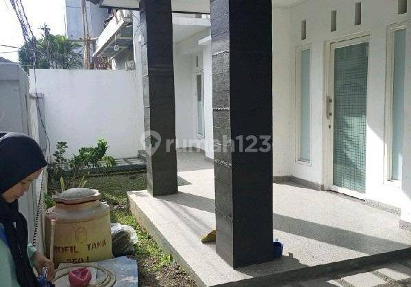 Rumah Modern Minimalis 2 Lantai di Moh Ramdan Bandung 1