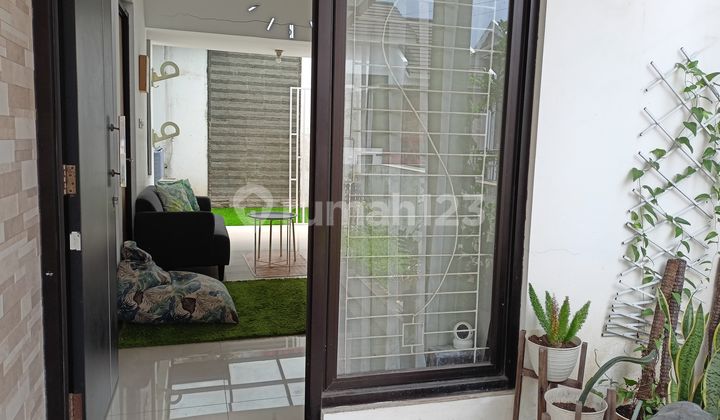 Comfortable Minimalist House in a Cluster at Ciwastra Buahbatu, Bandung 2