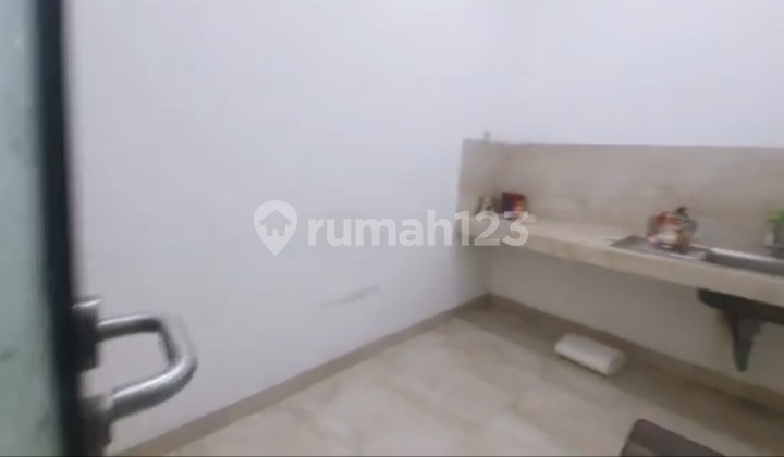 Warehouse at Prima Centre, Daan Mogot, Tangerang. Warehouse at Prima Centre, Daan Mogot, Tangerang.