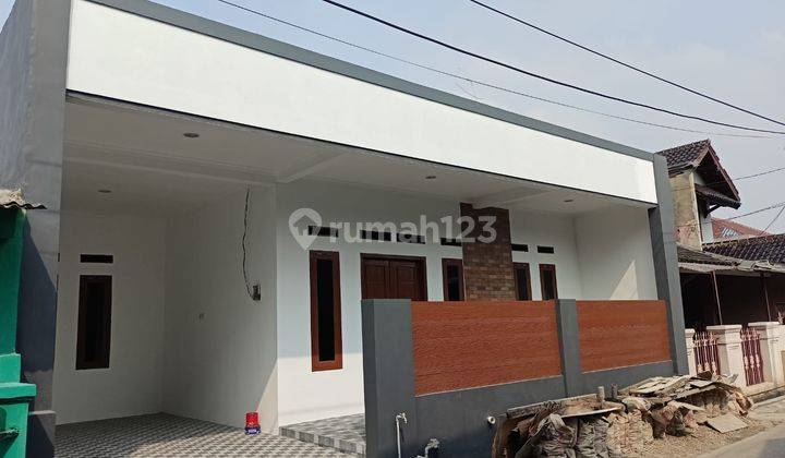 Di Jual rumah tinggal siap huni dan investasi berlokasi di  perumahan Karawang Indah, yang sangat strategis  di Kota Karawang Barat Hub : 081380393888 Lokasi : Jl. Cendrawasih IV Blok N No.18 Kota Karawang. Prop. Jawa Barat 1