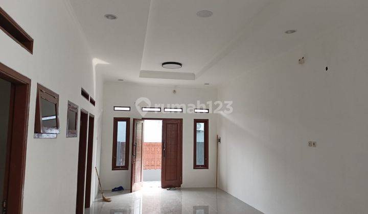Di Jual rumah tinggal siap huni dan investasi berlokasi di  perumahan Karawang Indah, yang sangat strategis  di Kota Karawang Barat Hub : 081380393888 Lokasi : Jl. Cendrawasih IV Blok N No.18 Kota Karawang. Prop. Jawa Barat 2