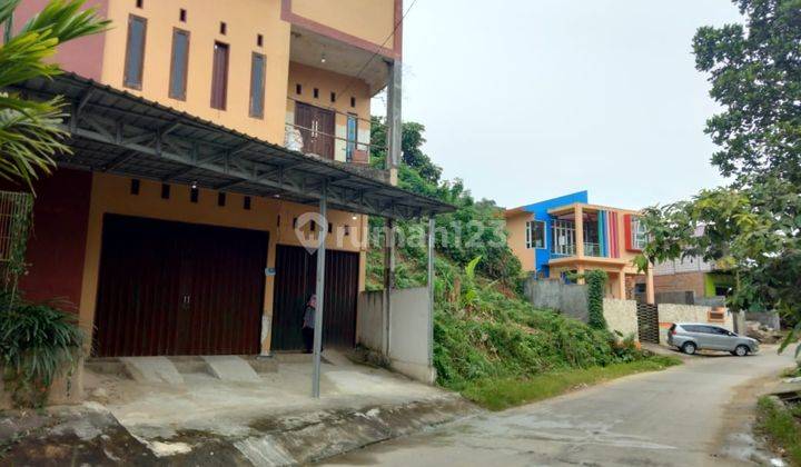 Dijual Ruko 2 Lantai Hub. 085267417101 Di.jl. Damai Blok A No. 39 Rt.28 Samping Masjid Nurussalam, Kelurahan Sidodamai, Kecamatan Samarinda Ilir, Kota Samarinda Provinsi Kalimantan Timur 2