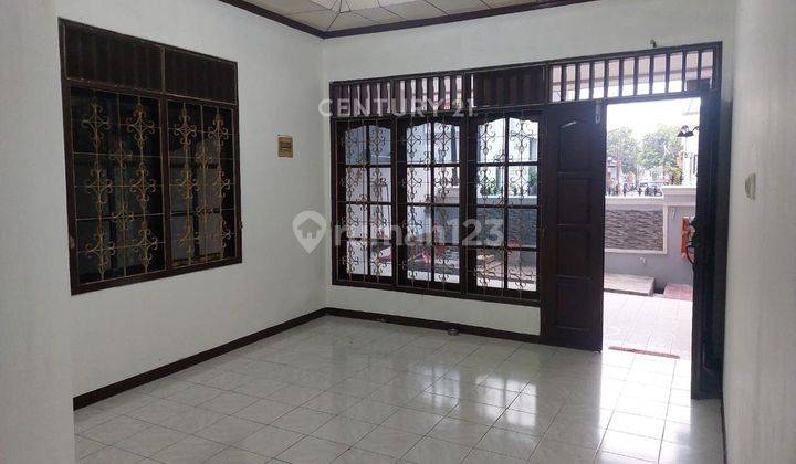 Rumah Lokasi Strategis Di Kayu Putih NR0030 1