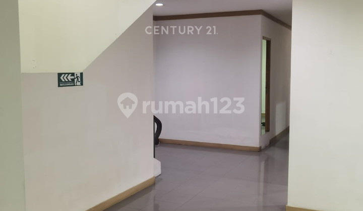 Ruko Strategis 3 Lantai Harga Dibawah NJOP Di Gambir NS0219