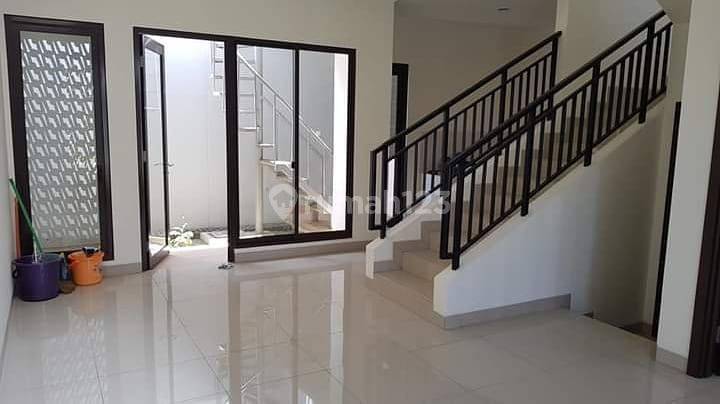 Dijuak Rumah Mewah Summarecon Bandung Cluster Cythia 2