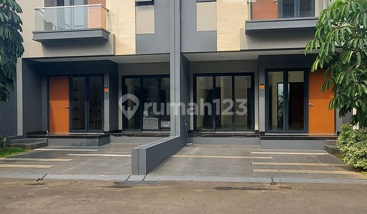 Rumah Baru Dalam Komplek Kebon Jeruk