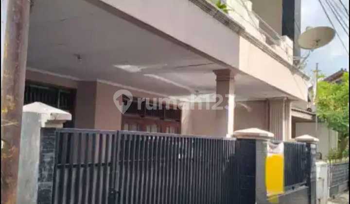 Ready-to-Occupy House in Tebet Asem.