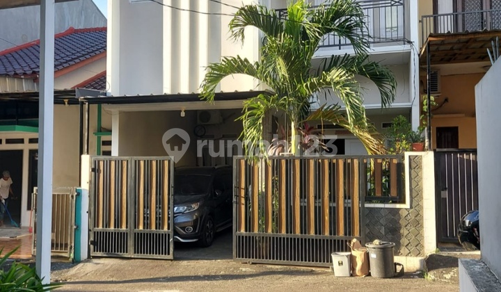 Di Jual Rumah Bagus 2 Lt.di Jagakarsa