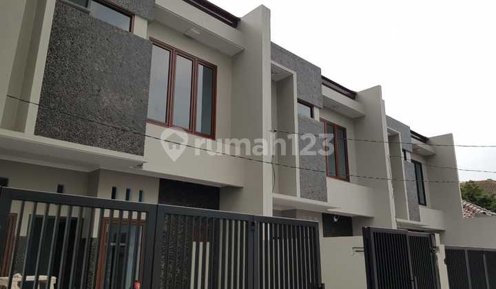 Di Jual Rumah Baru Tebet Jak- Sel