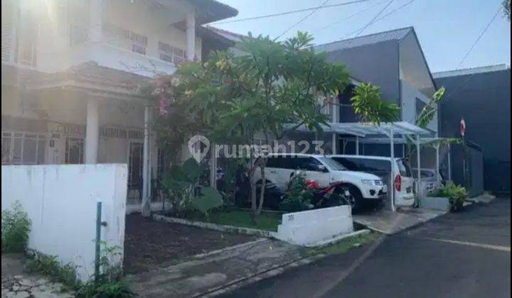 Rumah Tenang Komplek Kebayoran Lama 1