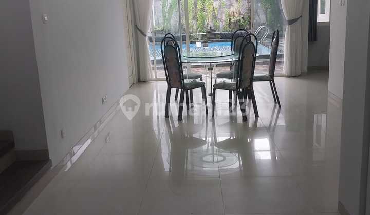 Disewakan Rumah Bagus Semi Furnished Ada kolam Renang  Dekat Machung Wesley UB DiengVilla Puncak Tidar, Malang