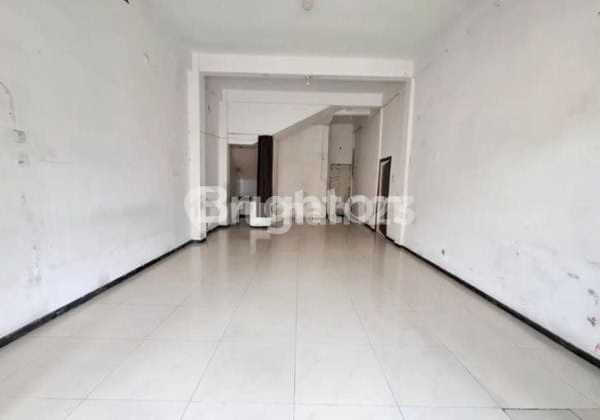 For Rent, Nice Shop House in Blimbing, Malang