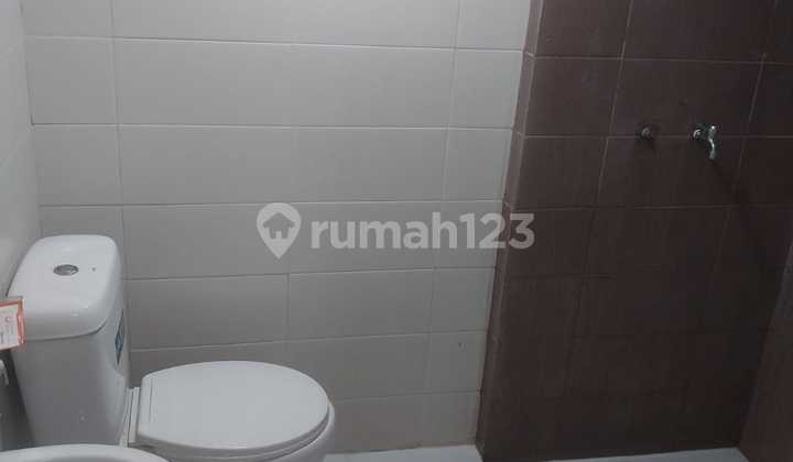 Disewakan Rumah Bagus Semi Furnished Ada kolam Renang  Dekat Machung Wesley UB DiengVilla Puncak Tidar, Malang 2