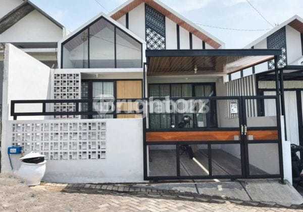 New Good House for Sale on Soekarno Hatta Street, Malang