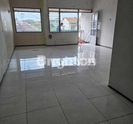 Rented Out Nice Shop House EX Cafe Ready to Occupy in Soekarno Hatta, Malang