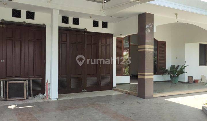 Rumah 2 Lantai di Araya, Malang 2