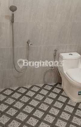 Ready-to-Occupy Shop House Suitable for Business 2