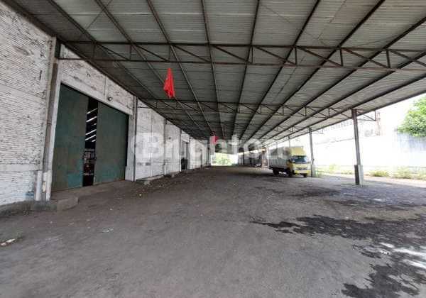WAREHOUSE WITH WIDE CONTAINER ACCESS NEAR MALANG CITY TOLL GATE