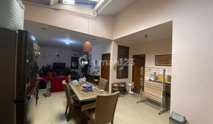 Rumah Dijual Hook Strategis di Daerah Cihampelas , Bandung 2