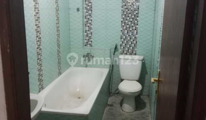 3.5-Story Shop House for Sale on Terusan Pasir Koja near Toll Gate 32 2