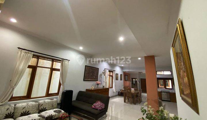 Rumah Dijual Hook Strategis di Daerah Cihampelas , Bandung 1