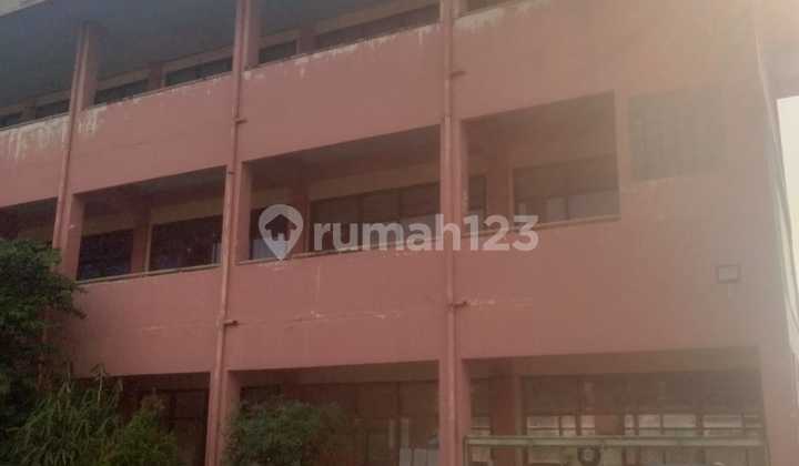 Dijual Gedung Sekolah Lokasi di Pinggir Jalan Utama Kota Tangerang 2