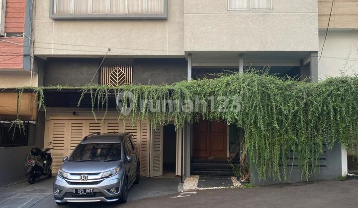 Rumah Modern Minimalis Di Jl. Benda Atas, Cilandak Timur, Pasar Minggu Rumah Modern Minimalis Di Jl. Benda Atas, Cilandak Timur, Pasar Minggu