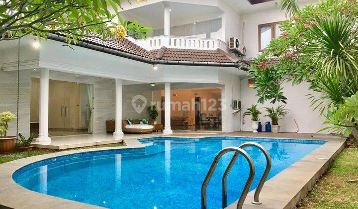 For Rent Rumah American Classic Daerah Jakarta Selatan Full Furnished 1