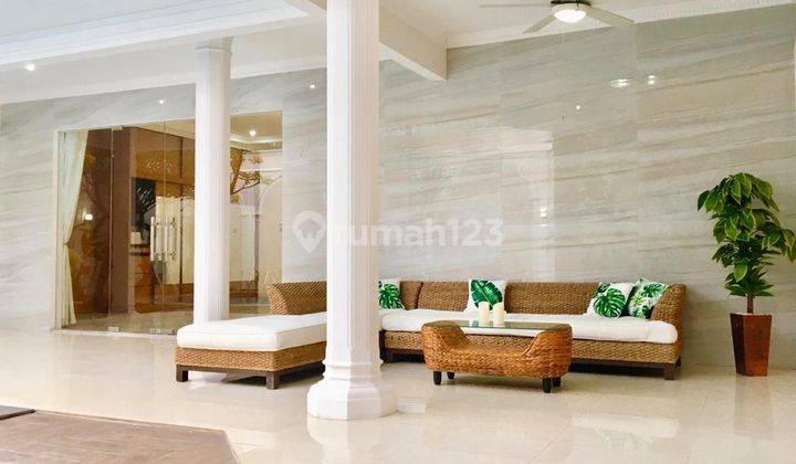 For Rent Rumah American Classic Daerah Jakarta Selatan Full Furnished 2